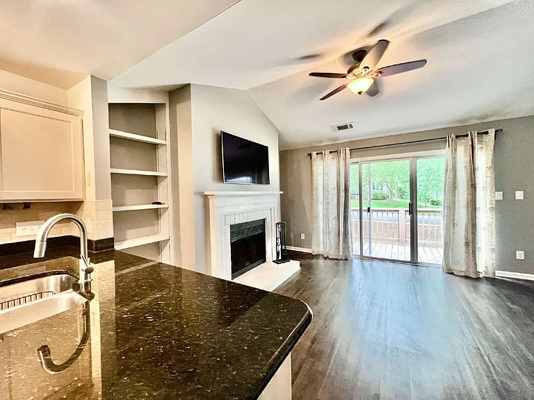 3306 Selwyn Farms Ln #7 — Photo 6
