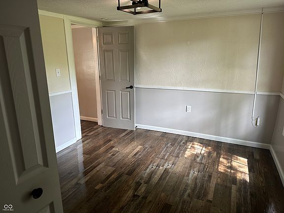 5th image of 569 Parker St