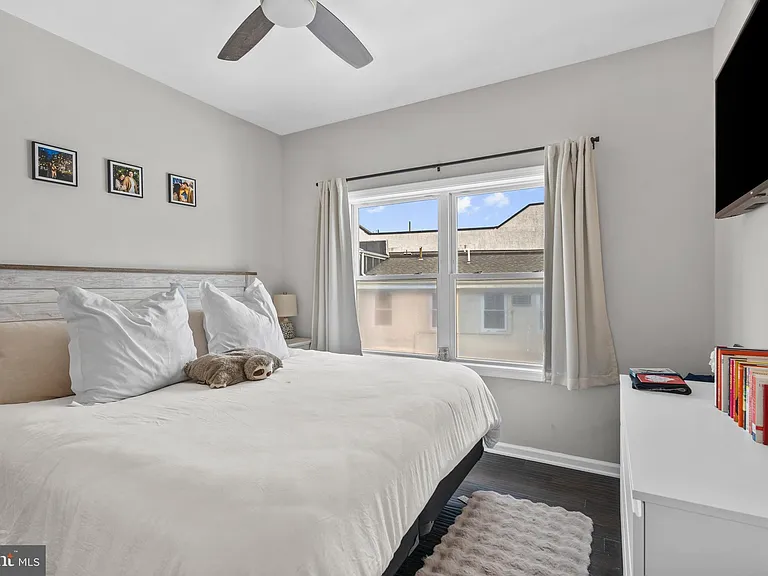 715 Brown St #B — Photo 12