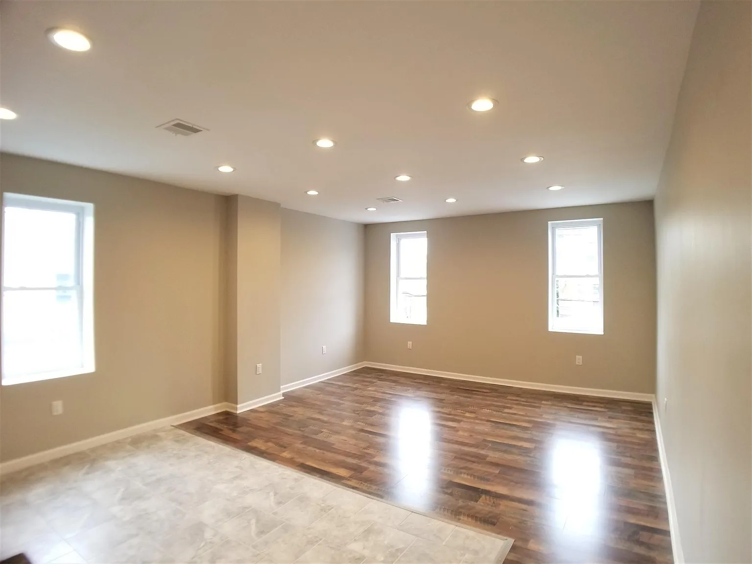 2 bed, 800 sqft, $1,200 — Photo 1