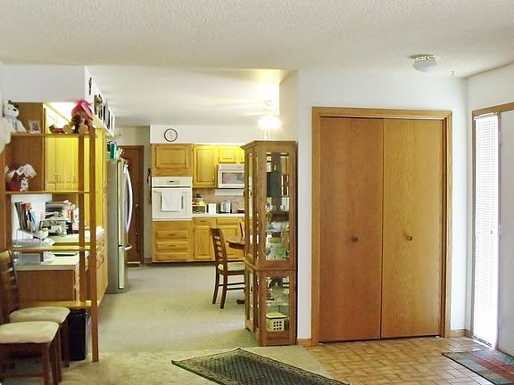 4th image of 930 Winchester Dr