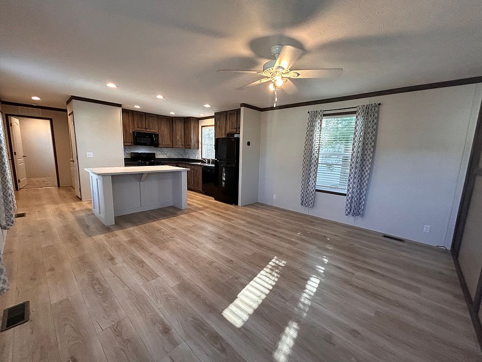 10340 Midland Rd Freeland MI Zillow