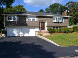 20 Robinwood Rd, Norwood, MA 02062