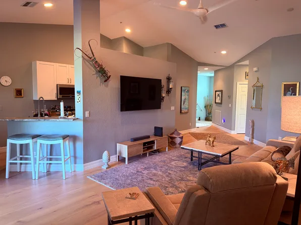 4610 Hawks Nest Dr APT 202, Naples, FL 34114