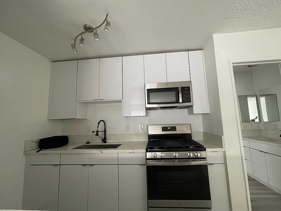 2nd image of 6554 La Mirada Ave #28