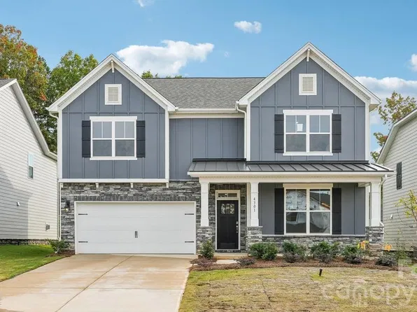 4301 Round Table Dr, Gastonia, NC 28056
