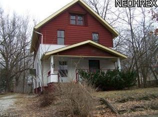 699 Springdale Dr, Akron, OH 44310