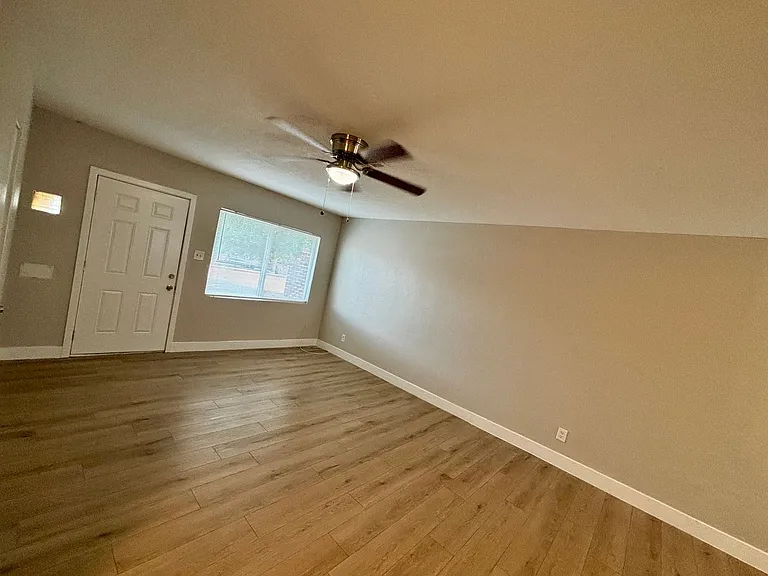 3836 N 15th Ave #7 — Photo 3