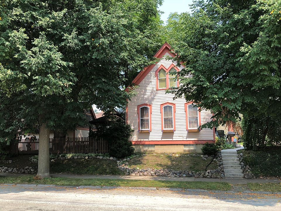 1st image of 132 E Brown St