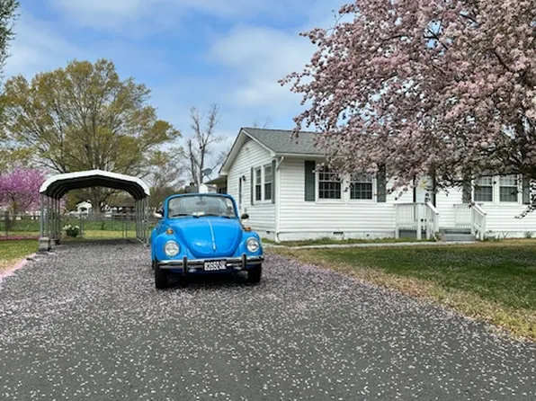 59 Mattox Bay Dr, Colonial Beach, VA 22443