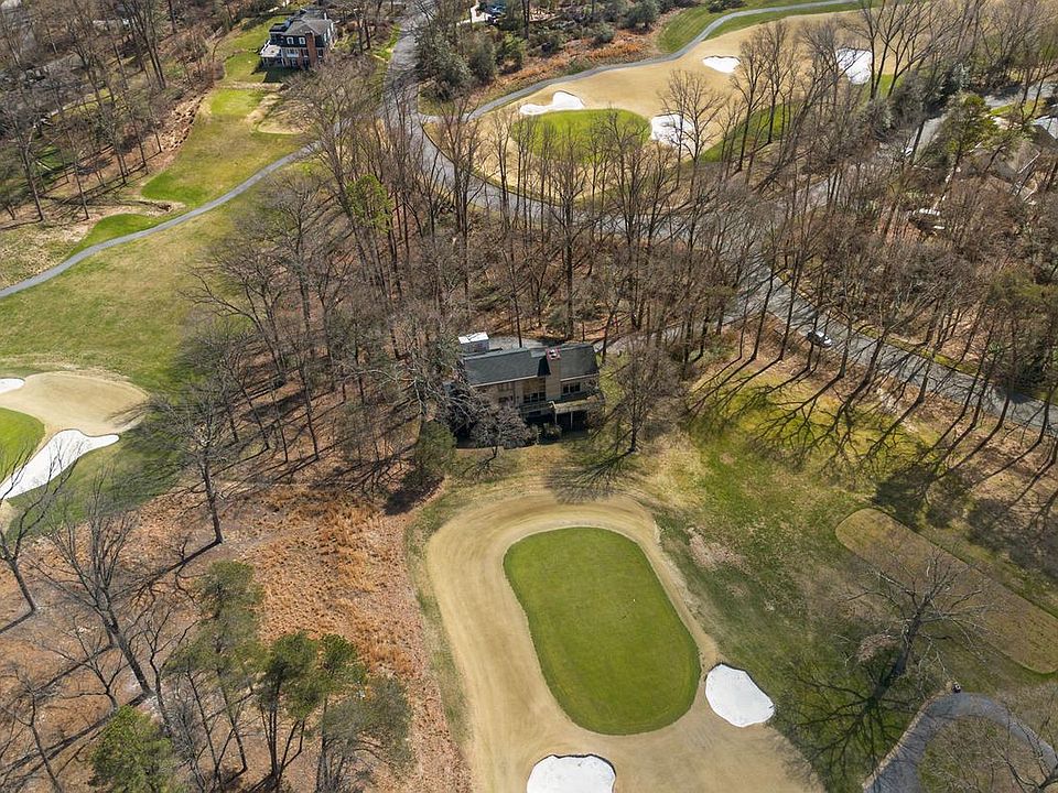 1st image of 207 Saint Andrews Rd