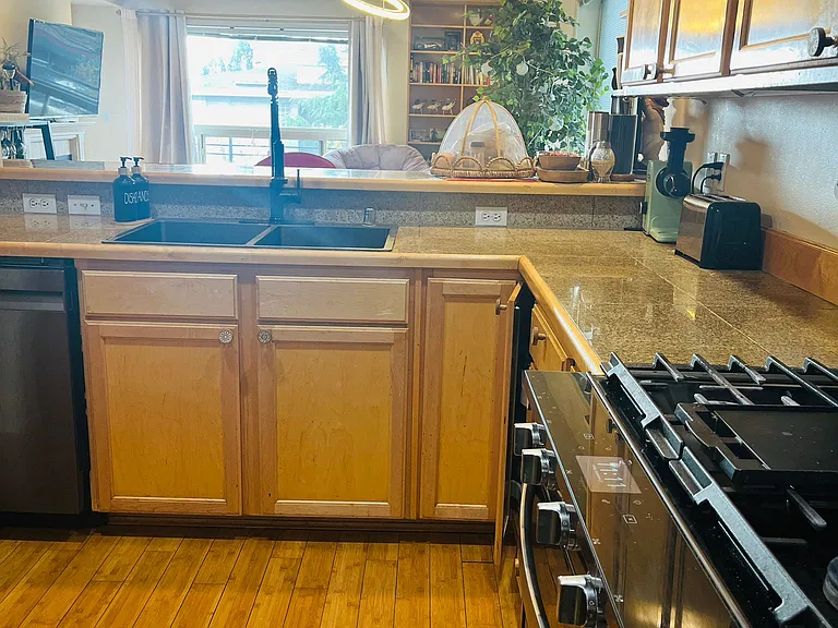 2312 W Boston St #301 — Photo 10