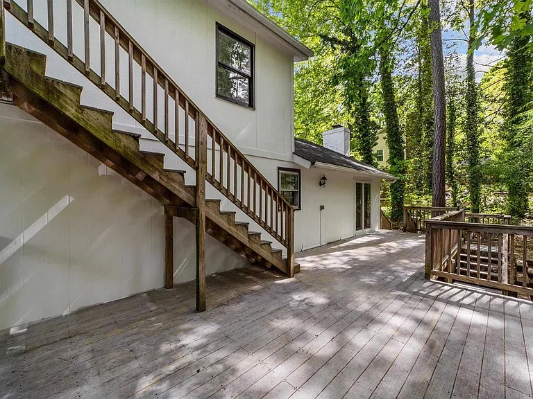 1304 Buckingham Rd — Photo 26
