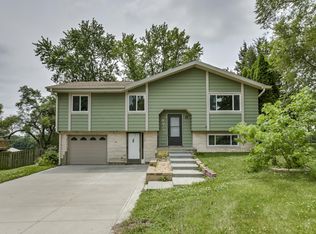 18923 Benton Blvd, Elkhorn, NE 68022