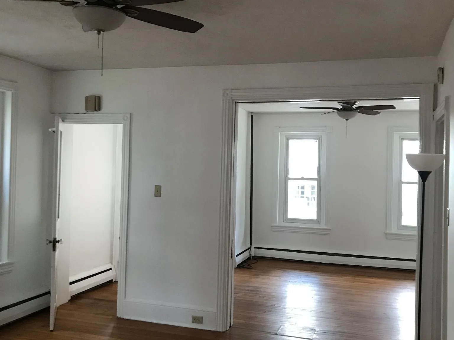 3 bed, 1.5 bath, 1818 sqft, $2,000 — Photo 2