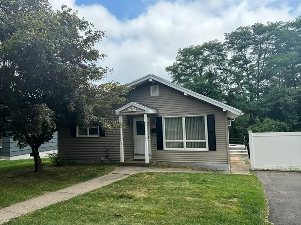 76 Essex Avenue, Waterbury, CT 06704