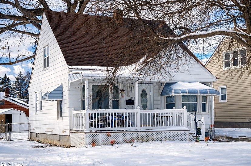 2nd image of 1858 15th St SW