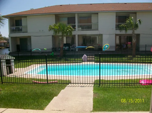4620M Pontchartrain Dr, Slidell, LA 70458