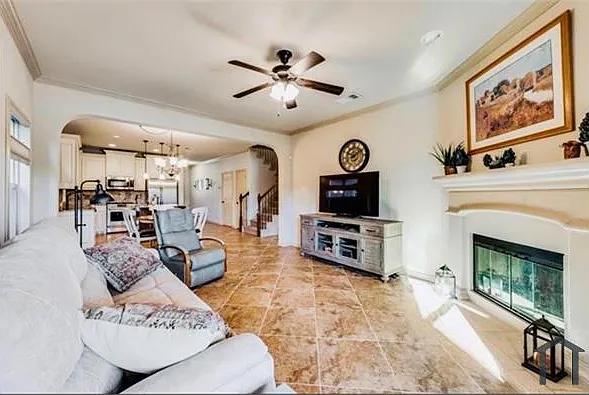 3925 Weatherstone Dr — Photo 8