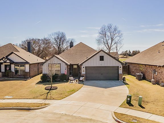 3rd image of 141 Maverick Ln