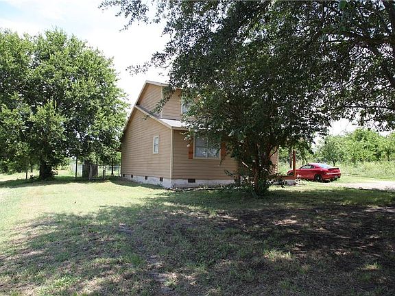 4th image of 1326 Private Road 2268