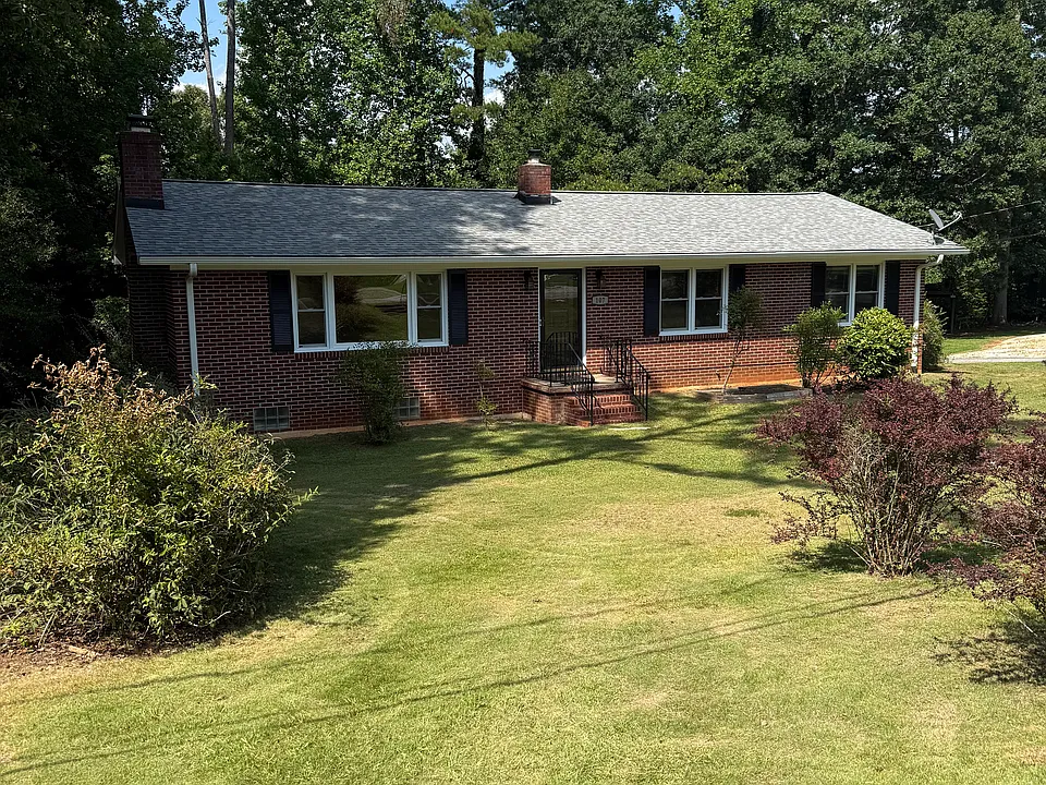 107 Knapp St