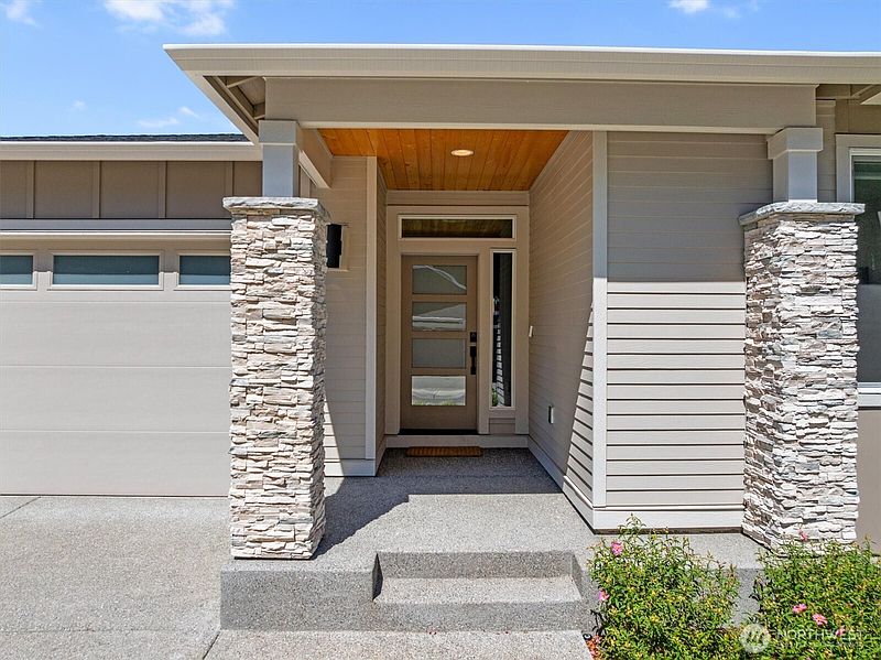 3rd image of 6392 Great Glen Road SW