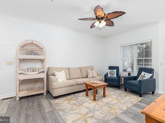 4th image of 200 Pebble Dr Unit 207