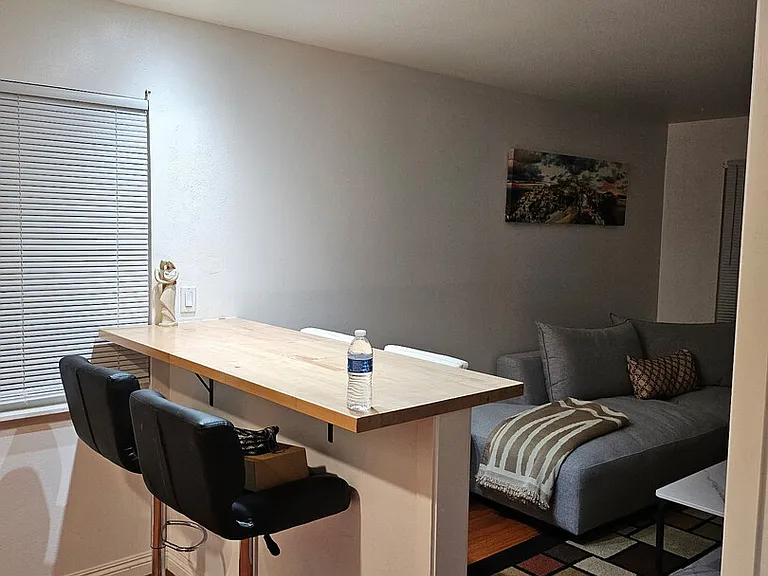 College Dr — Photo 4