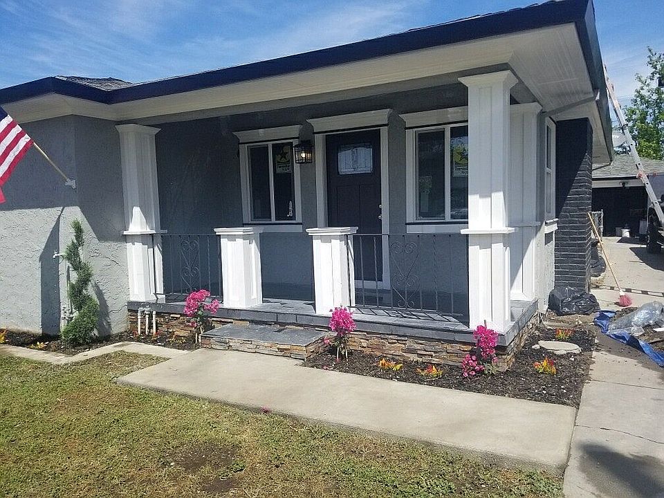 1st image of 2463 E Oak St