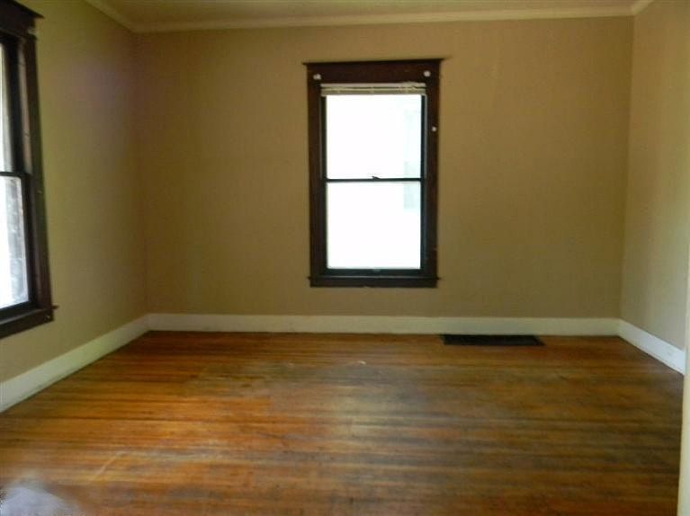 2nd image of 731 Franklin St SE