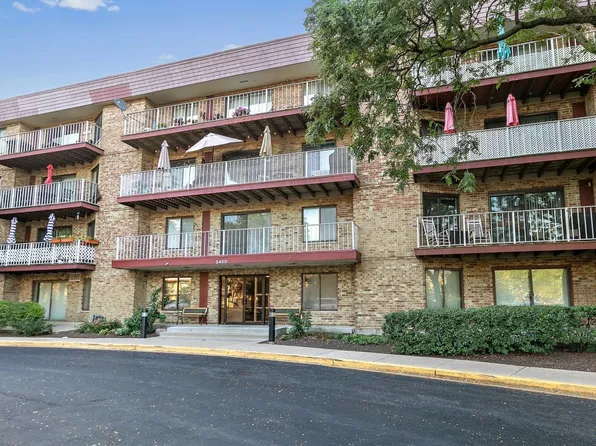 5450 Astor Ln Unit 107, Rolling Meadows, IL 60008