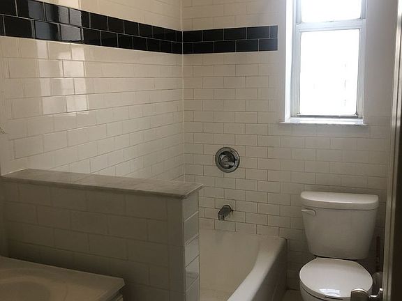 3rd image of 2100 Beekman Pl APT 6I