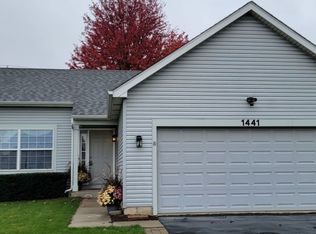 1441 Birch Ln, South Elgin, IL 60177