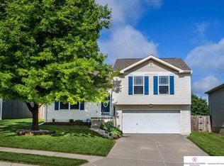 7714 S 161st Ter, Omaha, NE 68136