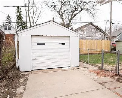 2723 Newport Ave — Photo 14