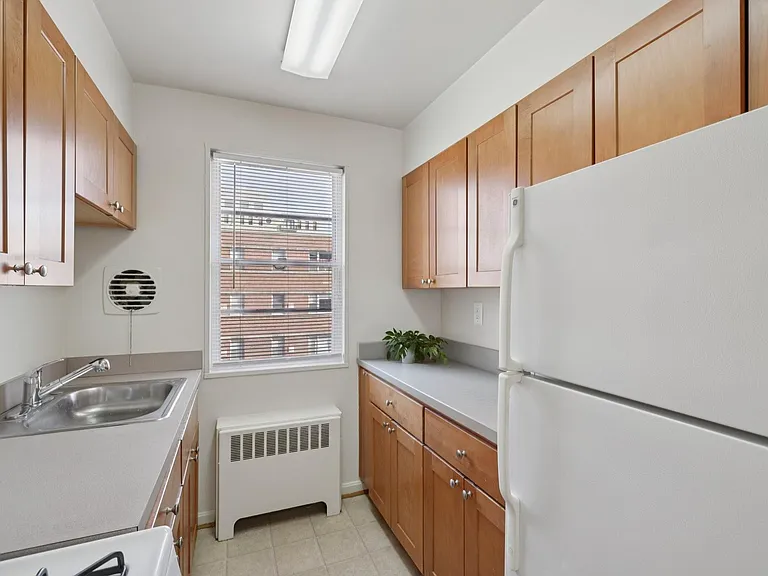 Battery Lane Apartments — Photo 5