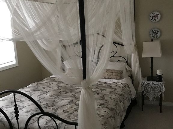 2nd guest  bedroom 