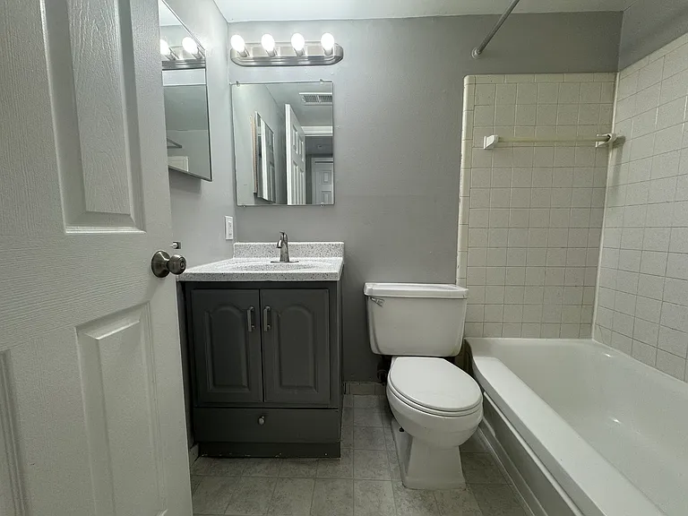 4441 Oakwood Blvd #1 — Photo 8