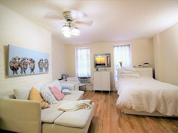 5th image of 424 W 22nd St APT 1