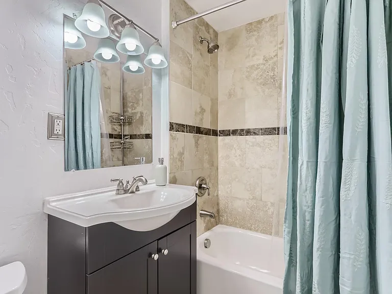 3212 W 31st Ave — Photo 8