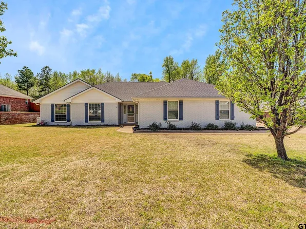203 Meadowbriar St, Henderson, TX 75654