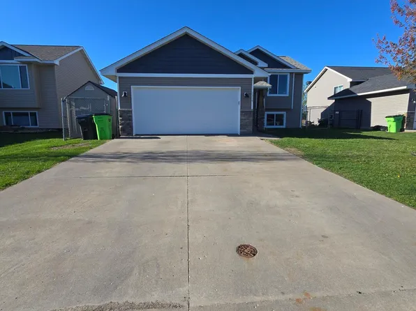 1314 Blue Jay Pl, New Richmond, WI 54017