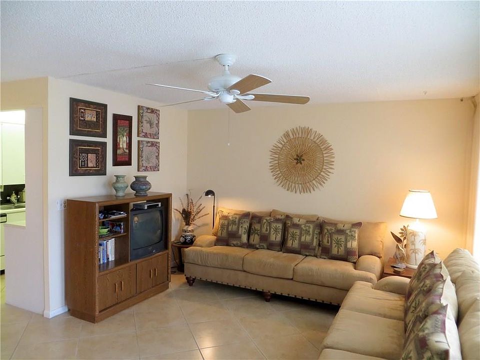 1st image of 2054 W Newport #2054
