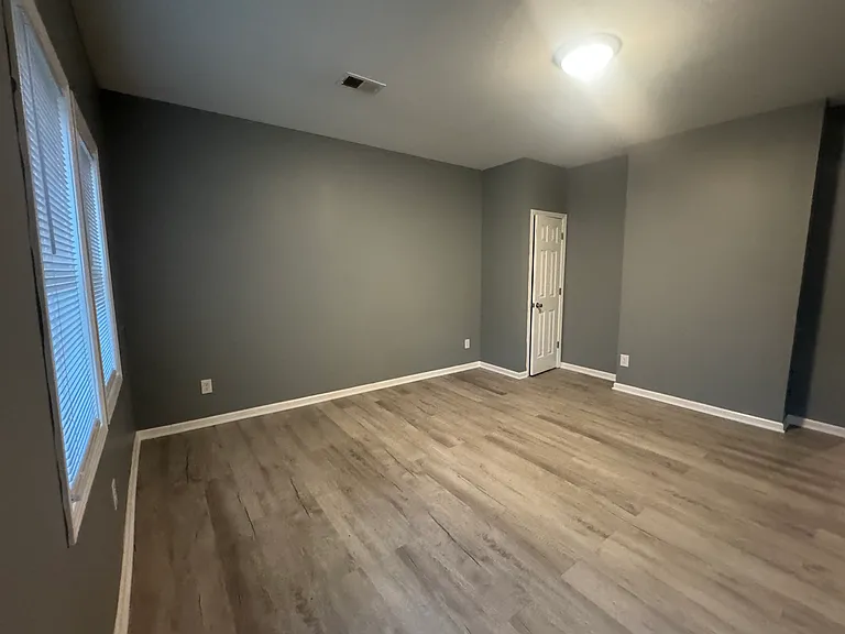 2425 Cedar St — Photo 2