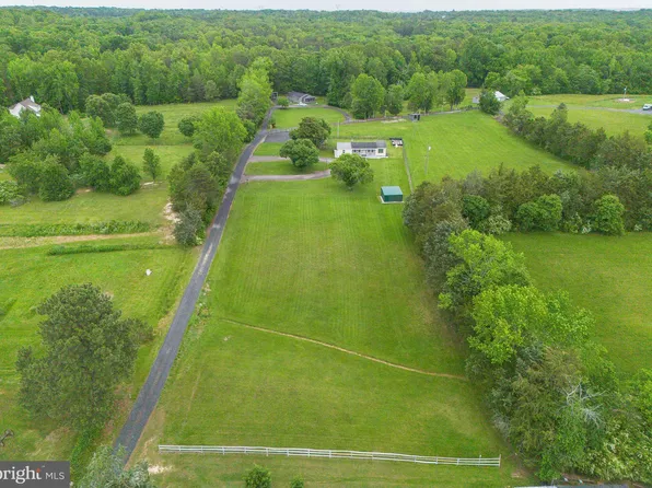 90 Homers Ln, Fredericksburg, VA 22405