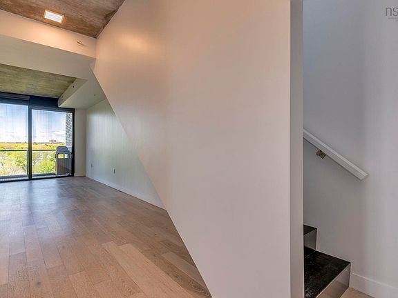 3rd image of 1048 Wellington St #815