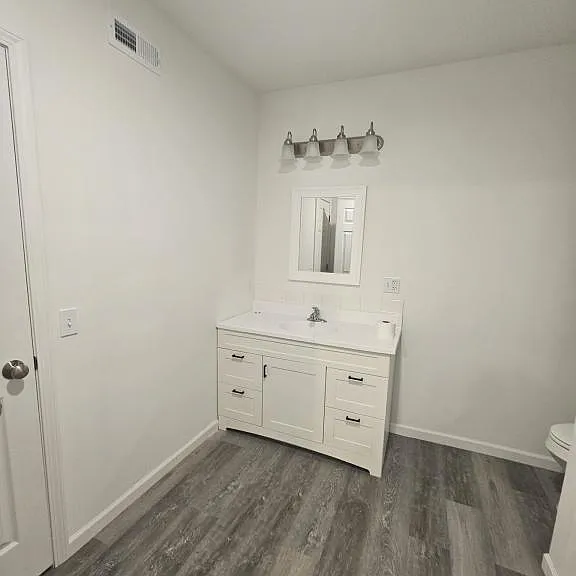 325 S Elm St — Photo 11
