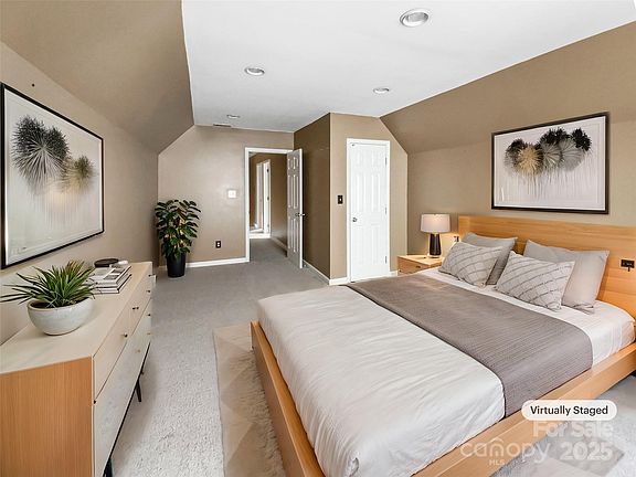 4th image of 2432 Celosia Dr