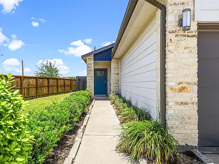 12566 Fleet River Rd — Photo 30